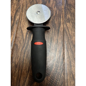 OXO SoftWorks Pizza Wheel Cutter, 3.5 in Wheel, Silicone Handle, Black